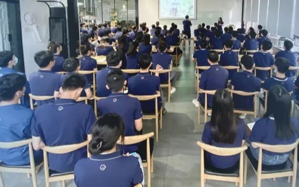 【今年會jinnianhui智慧分享日第2期】保持危機意識，持續(xù)變革，不懈奮斗！